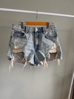 Zara Ripped Medium Wash Blue Jean Shorts Size 4